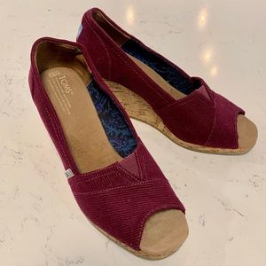 TOMS Corduroy Cork Wedge Size 9.5 Peep Toe Wine Plum NWOT